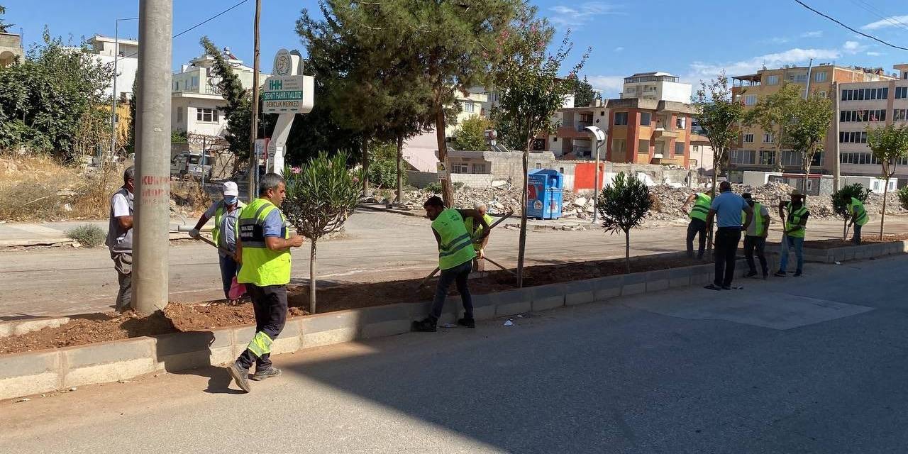 Adıyaman’da Refüj Ve Kavşaklar Onarılıyor