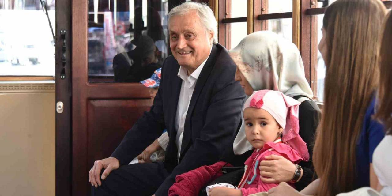 Cami Caddesi’ne Sıcak Asfalt  Çalışması Başlatıldı