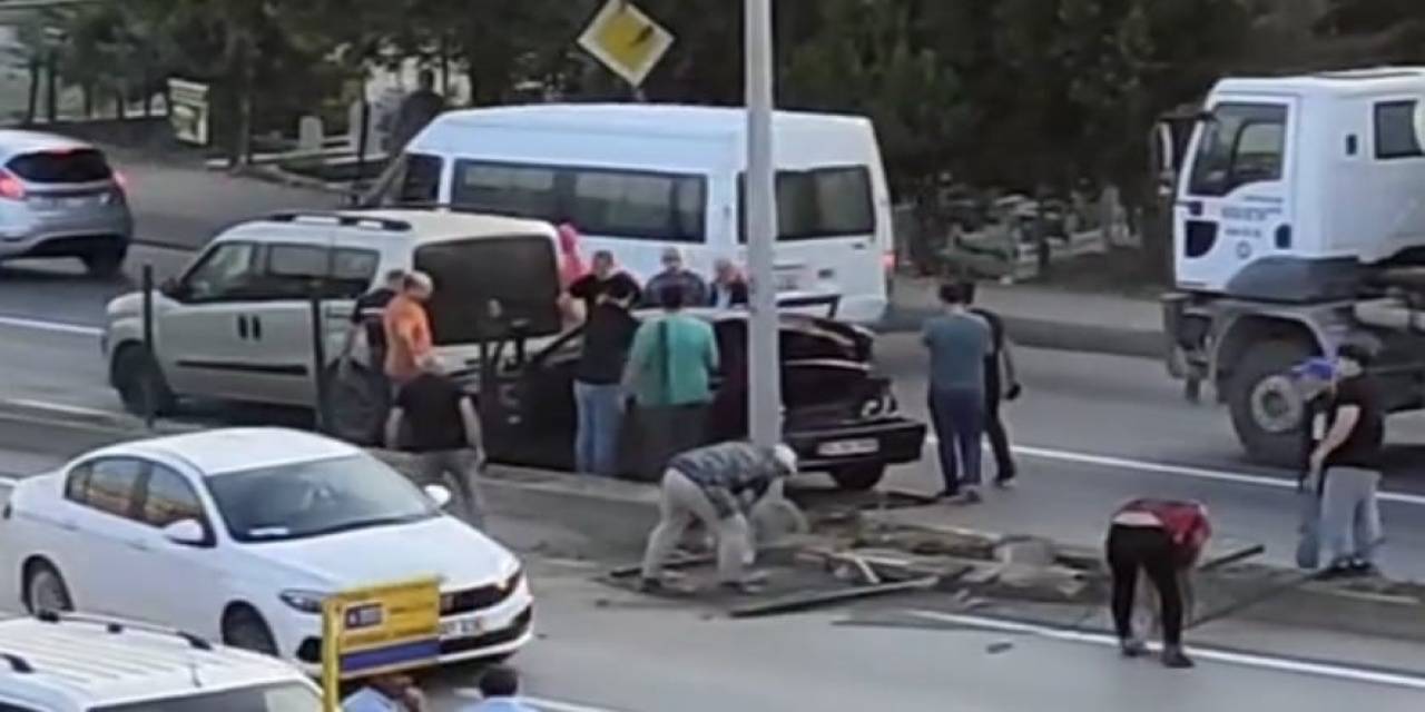 Freni Patlayan Kamyon Otomobile Çarptı: 2 Yaralı