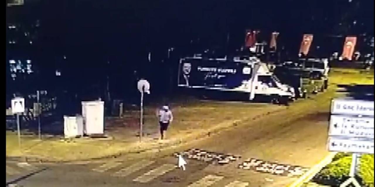 Muğla Ak Parti Binasına Gerçekleştirilen Saldırı Anı Güvenlik Kamerasına Yansıdı