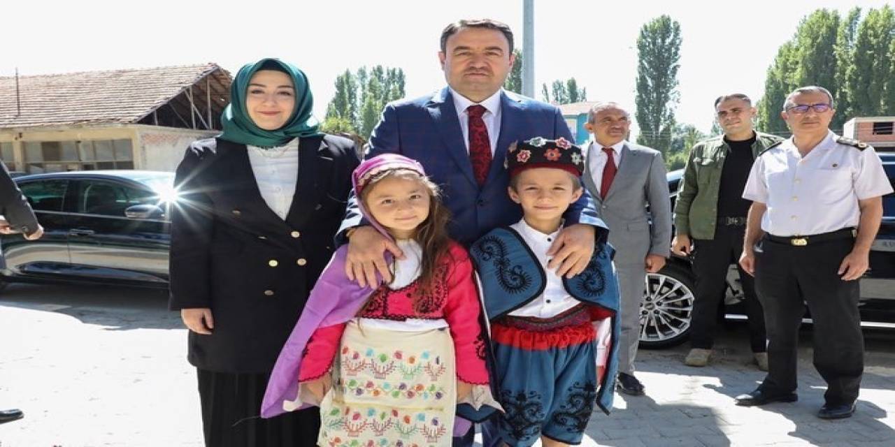 Vali Işın, Pazarlar İlçesinde