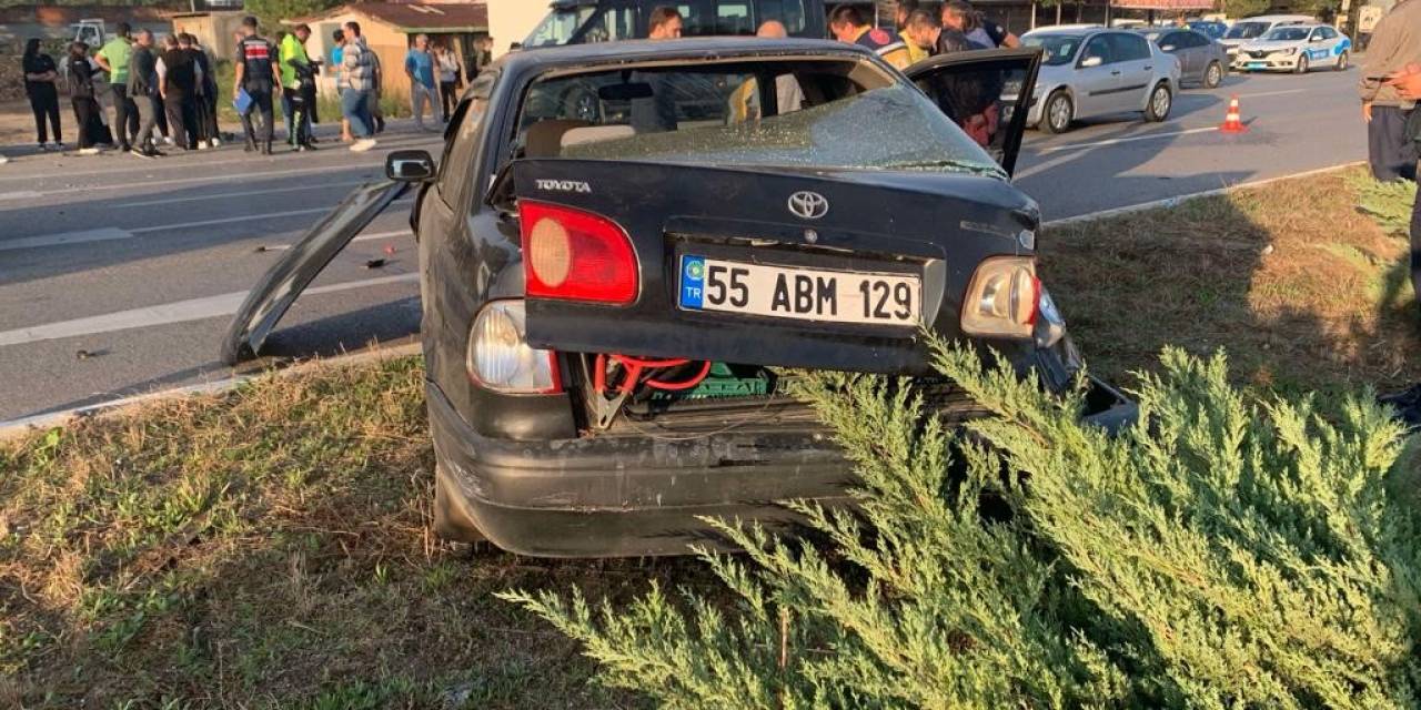 Samsun’da Otomobil Öğrenci Servisi İle Çarpıştı: 5 Yaralı