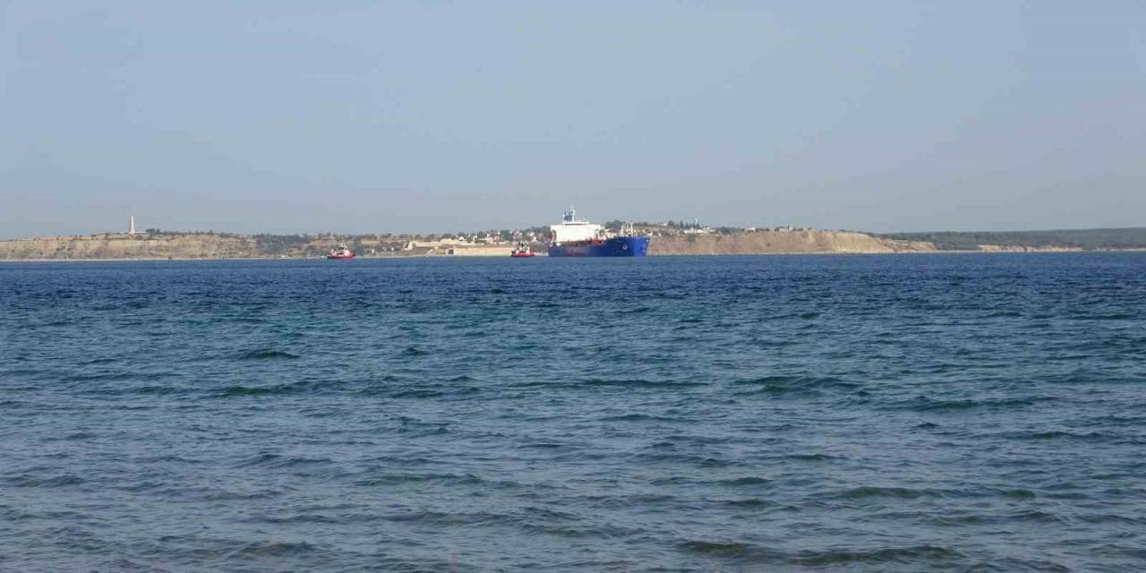 Çanakkale Boğazı’nda Makine Arızası Giderilen Tanker Bozcaada Demir Sahasına Götürüldü