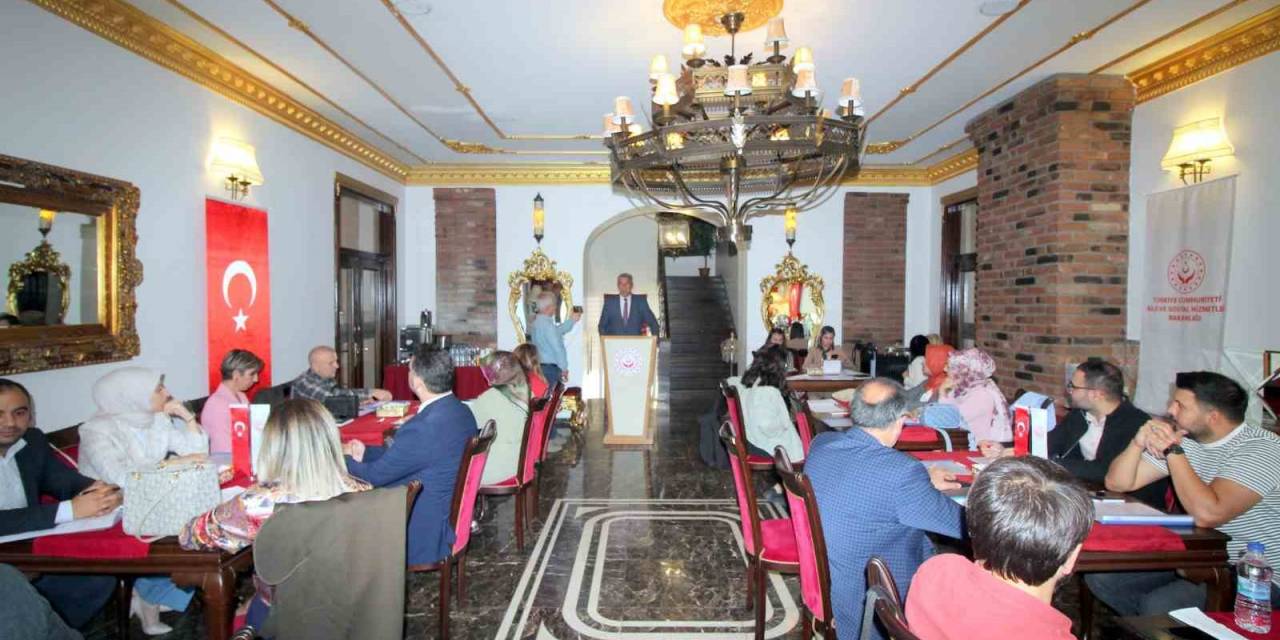 Kars’ta “Aile Çalıştayı” Düzenlendi