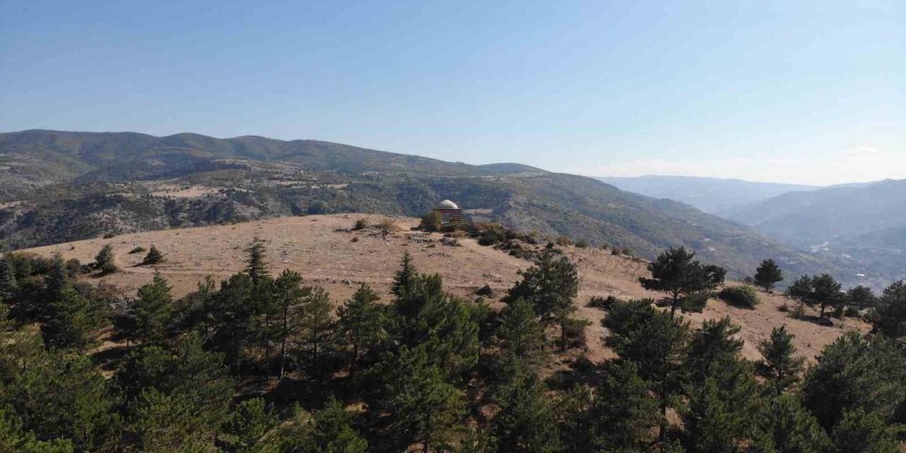 Bulunduğu Tepeye Adını Veren Türbenin Tarihini Kimse Bilmiyor