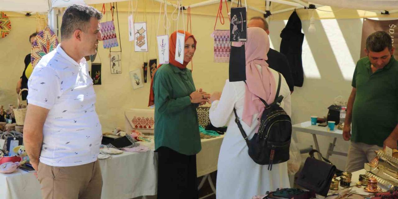 Depremzede Kadınlar, Acılarını Üreterek Azaltıyor