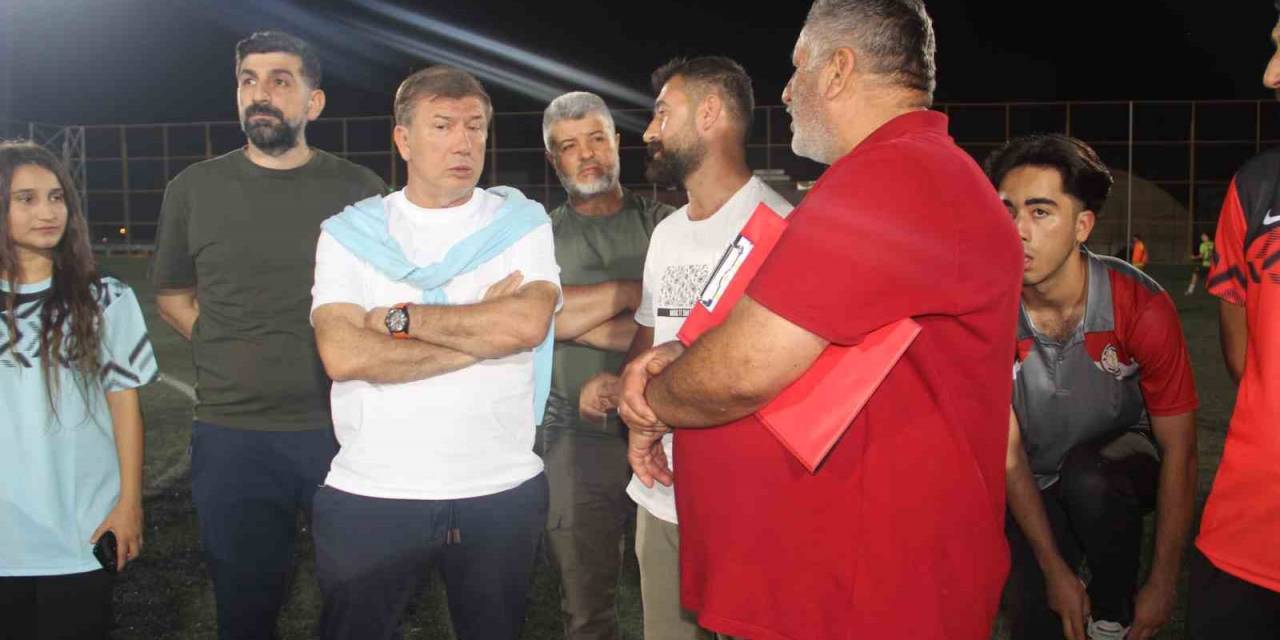 Tanju Çolak’tan, Galatasaray Değerlendirmesi: "Takımın Temposu Yok, Gücü Yok"