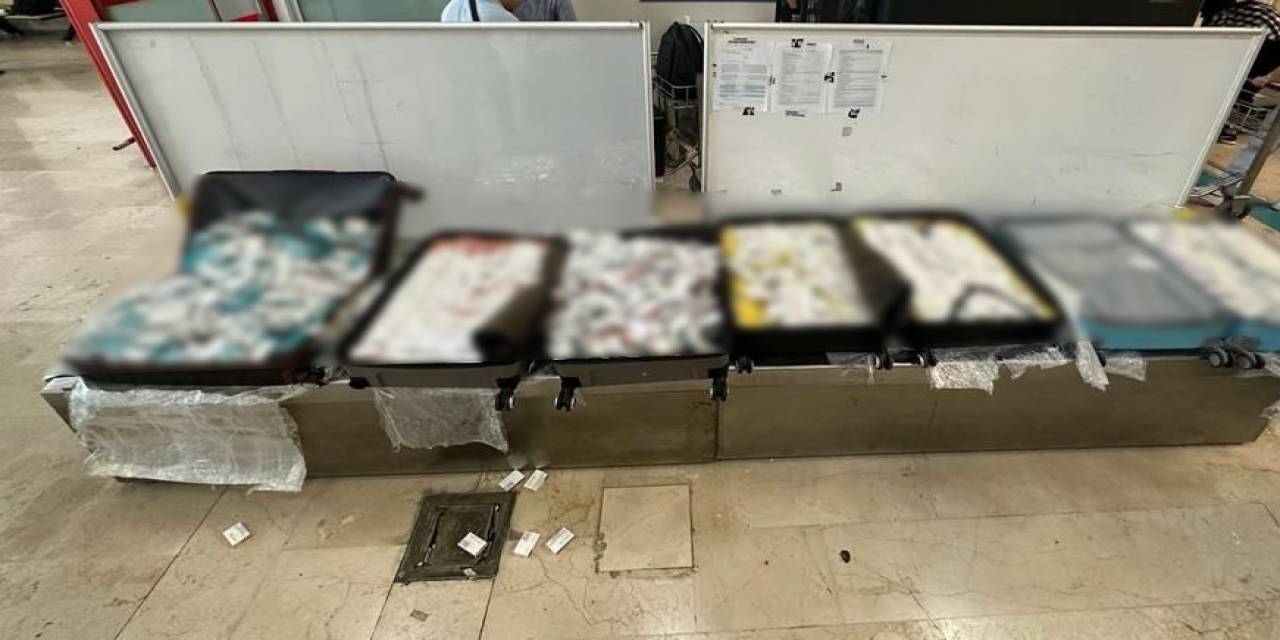 Adana Havalimanında 7 Bin 500 Paket Elektronik Sigara Tütünü Geçirildi