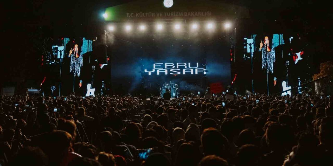 Gastroantep Festivalinde Ebru Yaşar Coşkusu