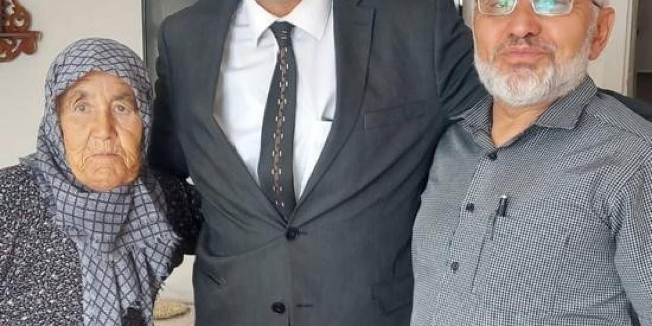 Emniyet Müdürü, Şehit Babası Ve Babaannesinin Elini Öperek Göreve Başladı