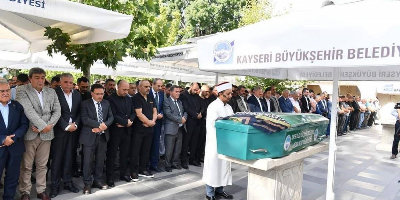 Başkan Bağlamış’ın Acı Günü: Hayatını Kaybeden Annesi Toprağa Verildi