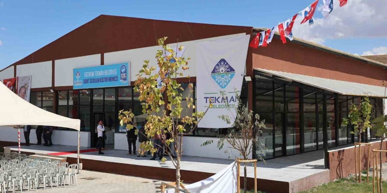 Erzurum’da Cahit Özaslan Kültür Merkezi Hizmete Açıldı