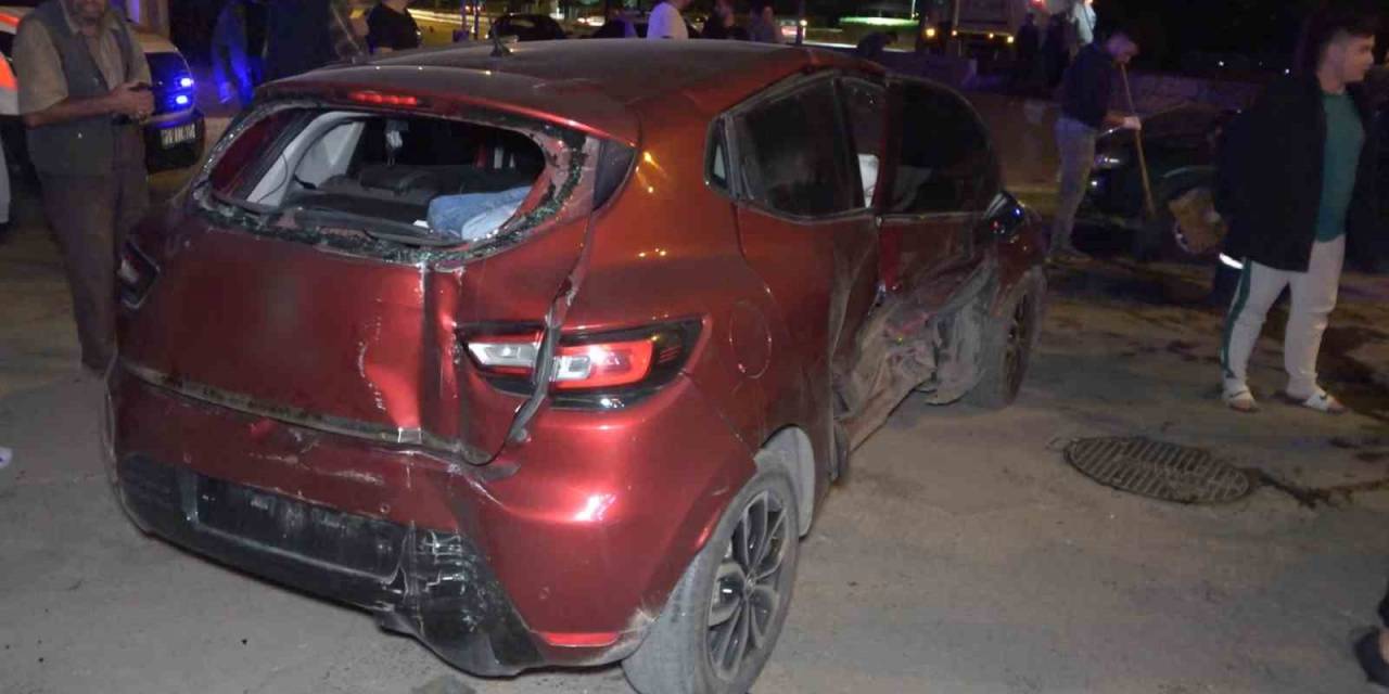 Kırıkkale’de İki Otomobil Çarpıştı: 4 Yaralı