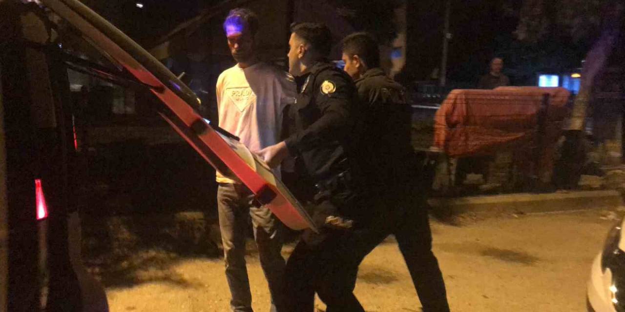 Edirne’de Yoldan Geçenlere Silah Gösteren Alkollü Şüpheliye Polisten Suçüstü