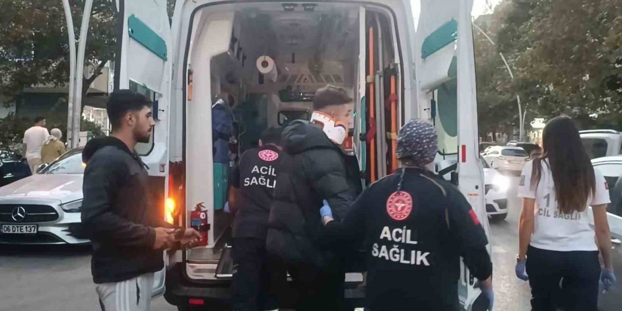 Kaza Yapan Motosikletli Ehliyeti Olmadığı İçin Hastaneye Gitmeyi Reddetti