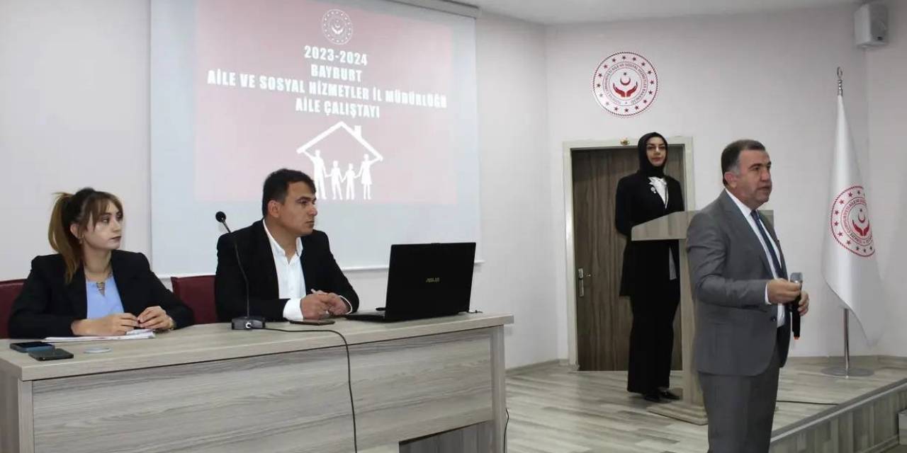 Bayburt’ta 2023-2024 Aile Çalıştayı Yapıldı