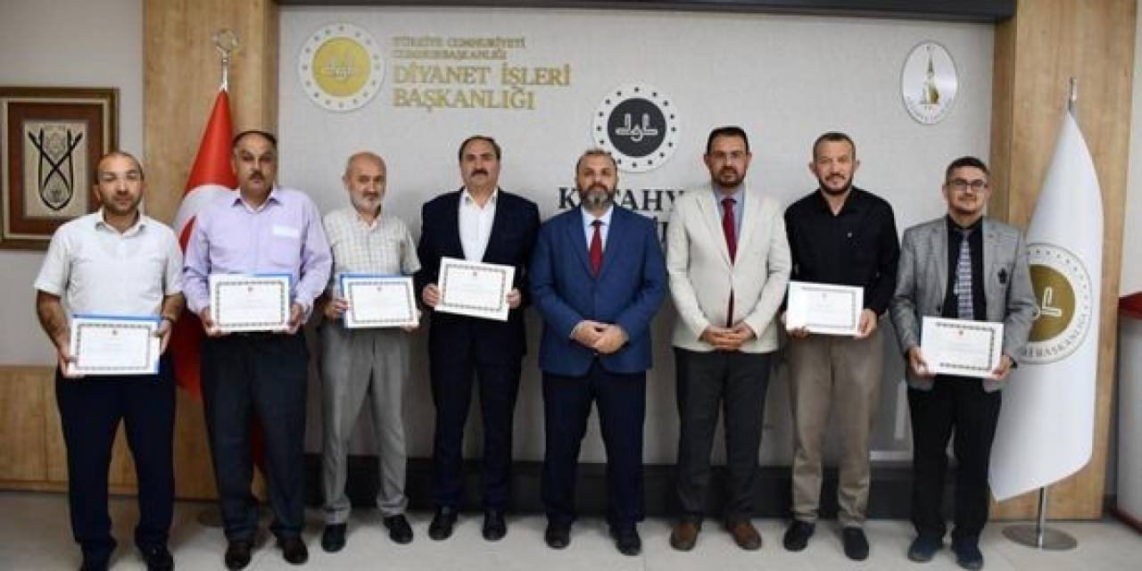 Kütahya’da Hatimle Teravih Namazı Kıldıran Din Görevlilerine Teşekkür Belgesi