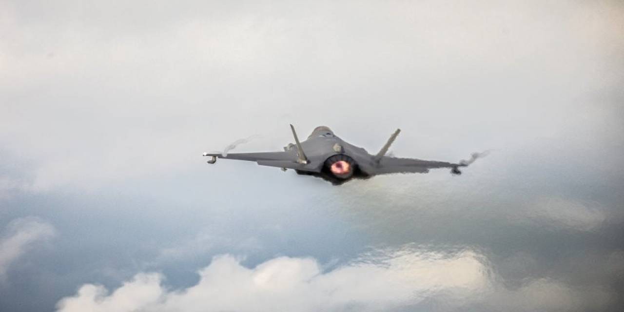 F-35a Savaş Uçakları İlk Kez Otoyola İniş Yaptı