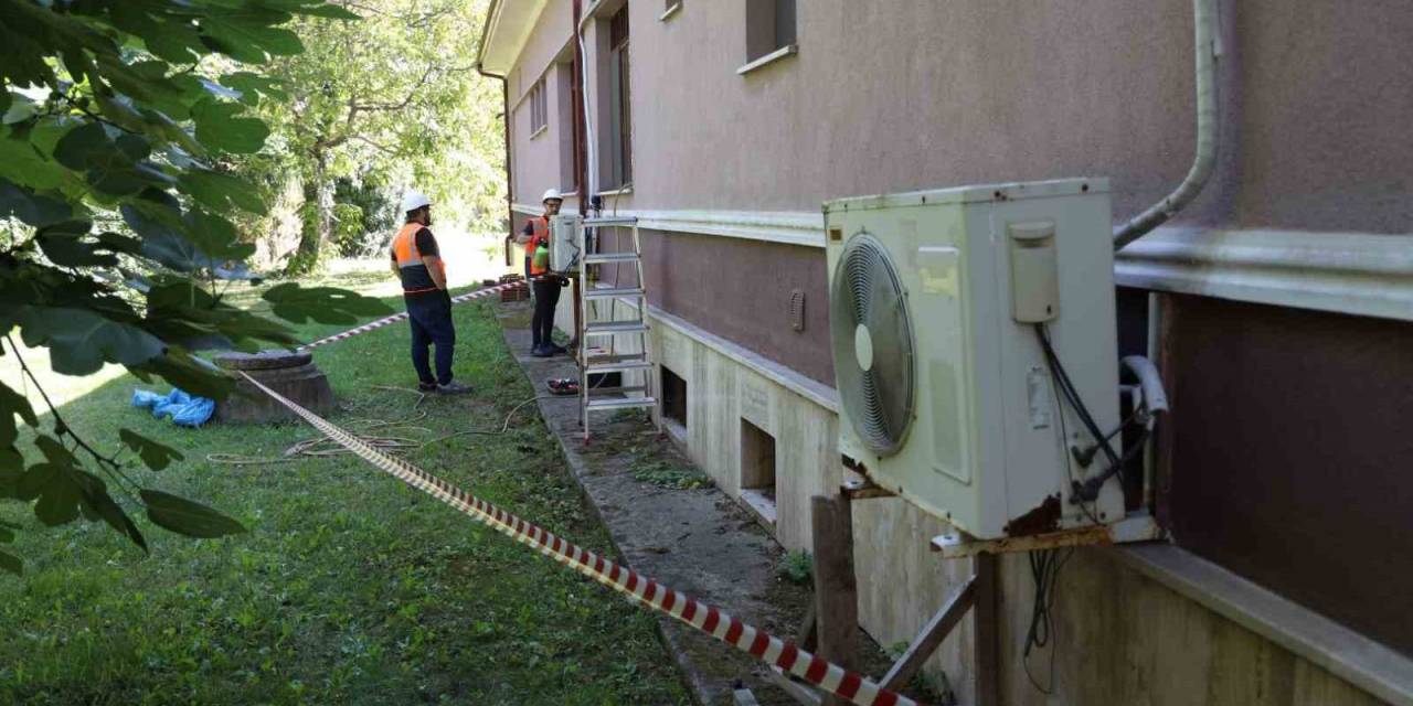 3 Bin 800 İklimlendirme Cihazına Anlık Bakım Ve Onarım