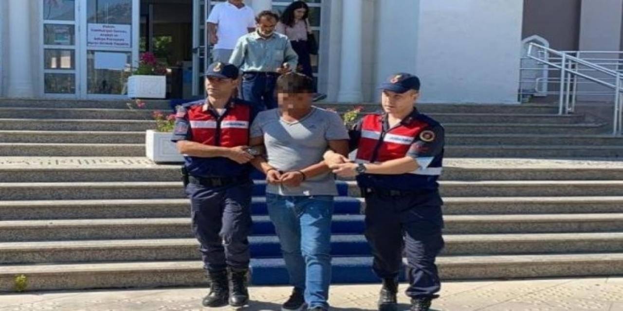 Eşini, Kayınpederini Ve Kayınvalidesini Bıçaklamış, 3 Kez Müebbet Hapsi İstendi