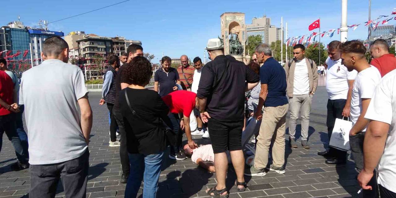Taksim’de Bayılan Turistin Yardımına Çevredekiler Yetişti