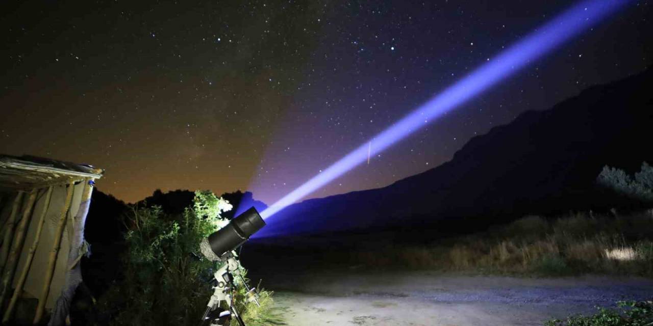Nemrut’ta Ayılar Bu Kez De Bagajdan Yiyecek Çaldı