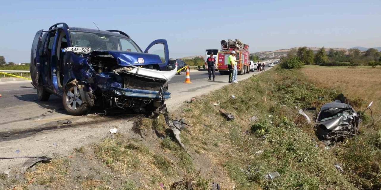 Çanakkale’de Feci Kaza: 2 Ölü, 5 Yaralı
