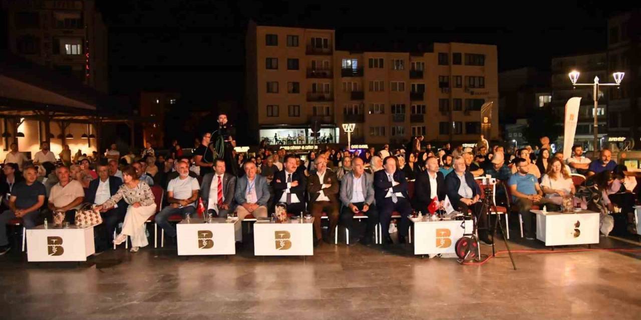 Suçıktı Şiir Akşamları Tarihi Meydanda Başladı