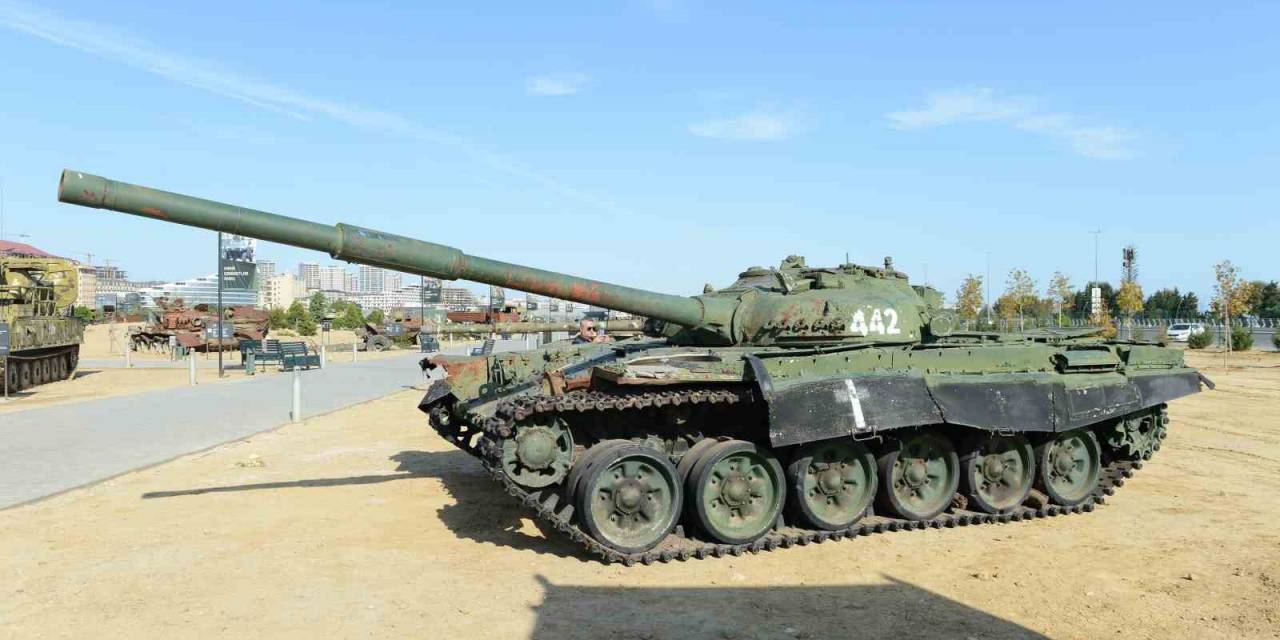 Karabağ’da Ermeni İşgalinin Sembolü Olan Tank Bakü’ye Getirildi