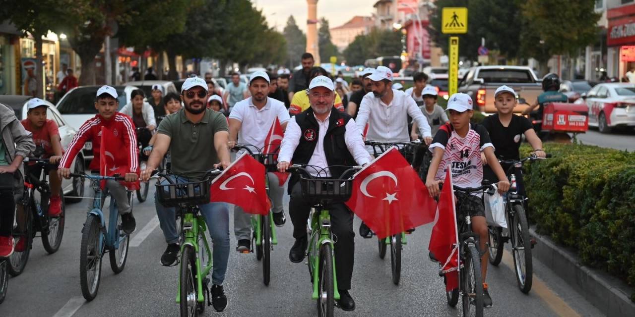 Çorum Belediyesi Bisikletle Şehir Turu Düzenledi