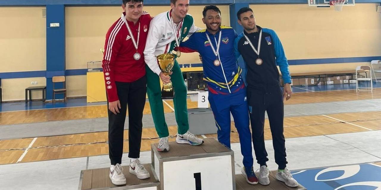 Eskrimci Tolga Aslan, Bulgaristan’da Gümüş Madalya Kazandı