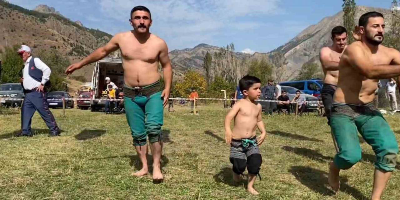 Karakuçak Güreşleri’ne Kadınlardan Yoğun İlgi
