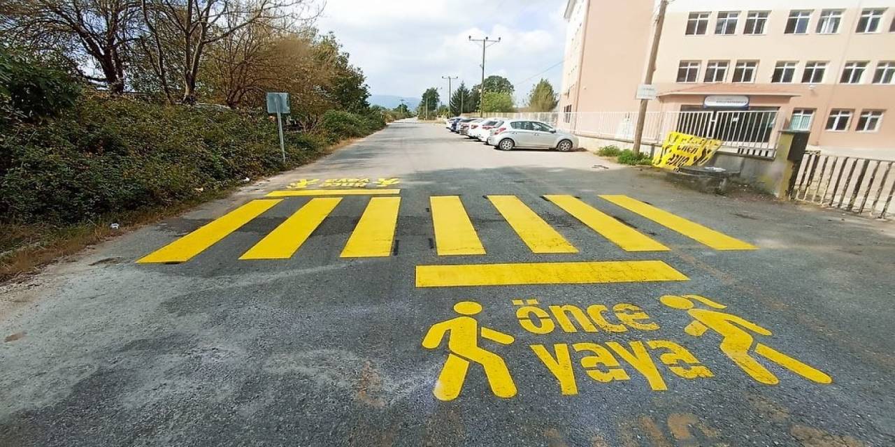 Köy Yollarında Çizgi Çalışmaları Sürüyor