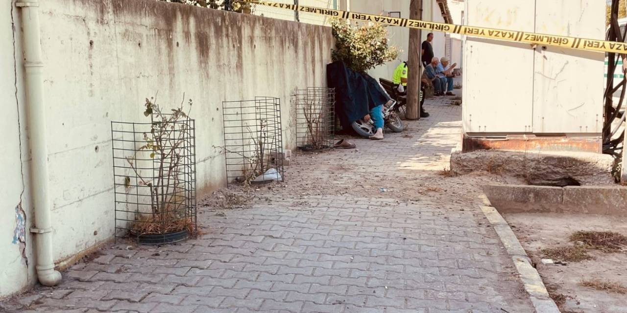 Şantiye Duvarına Çarpan Motosiklet Sürücüsü Hayatını Kaybetti