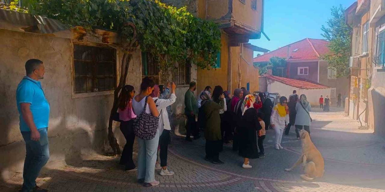 Sivrihisar’ın Tarihi Zenginlikleri Turistleri Büyülüyor