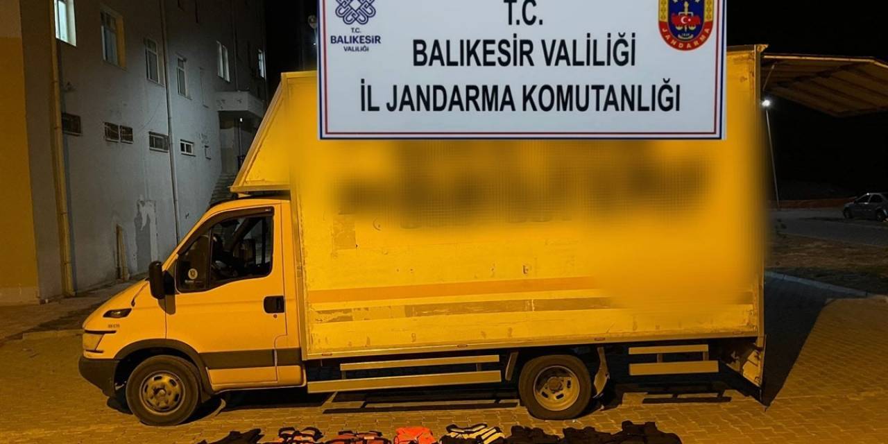 Jandarma Edremit Körfezi’nde Düzensiz Göçmenlere Göz Açtırmıyor