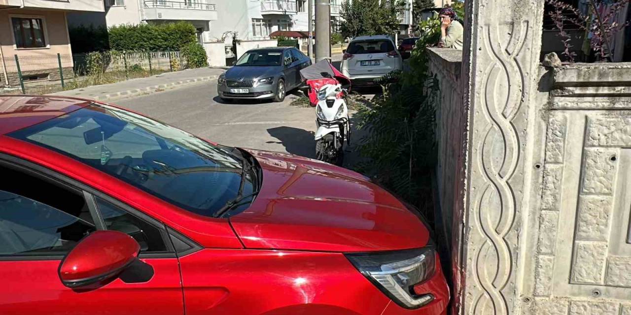 Motosiklet İle Otomobil Çarpıştı: 1 Yaralı