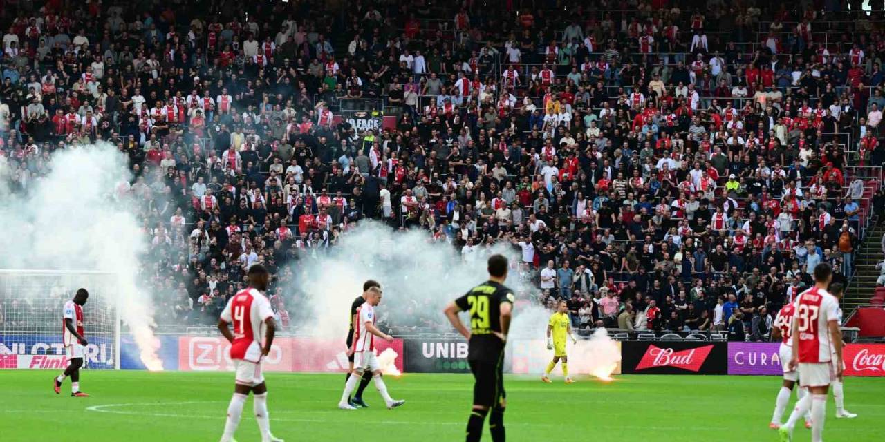 Ajax - Feyenoord Maçı Yarıda Kaldı