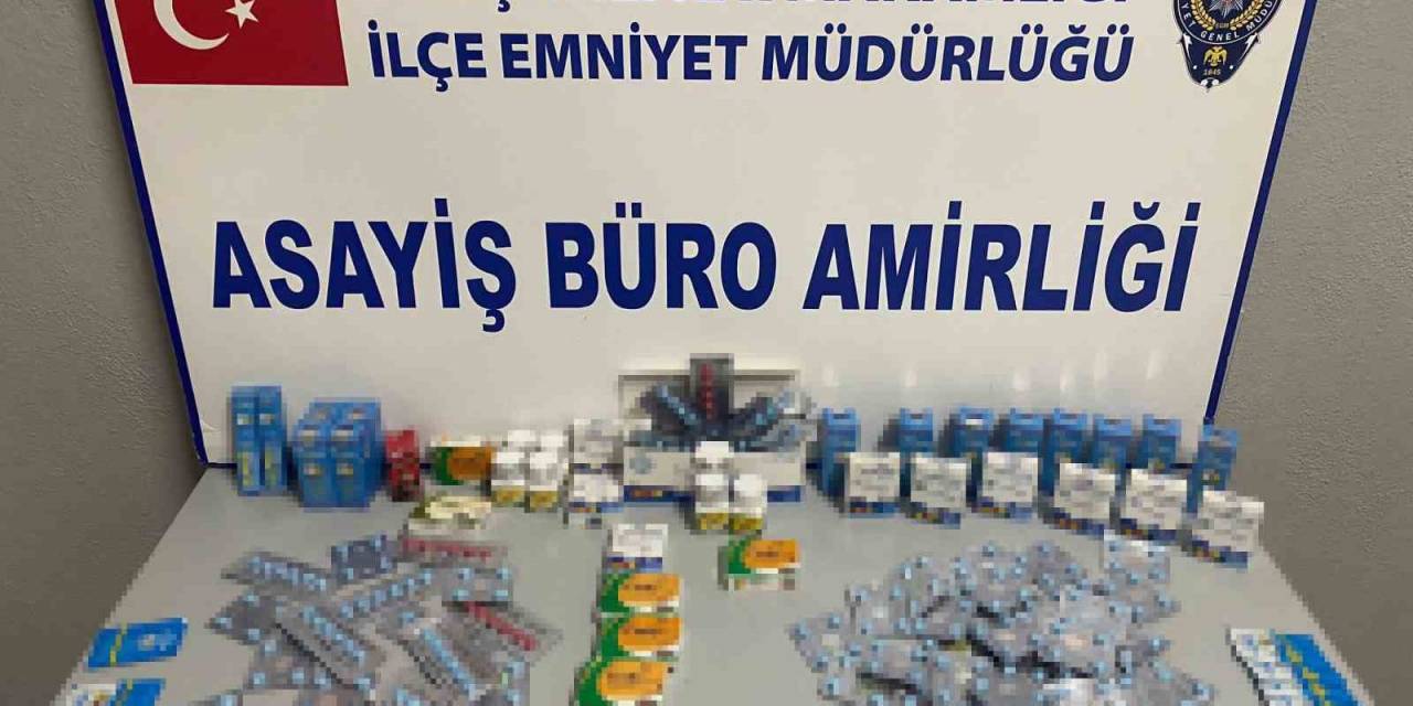 Tavşanlı’da Pazardaki Tezgahta Satışı Yasak İlaçlar Ele Geçirildi
