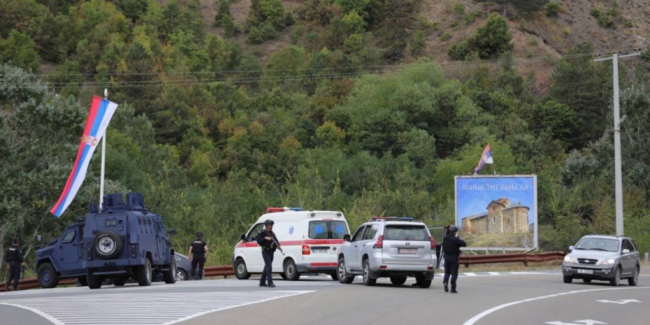 Kosova’da Polis İle Sırp Grup Arasındaki Çatışma Devam Ediyor