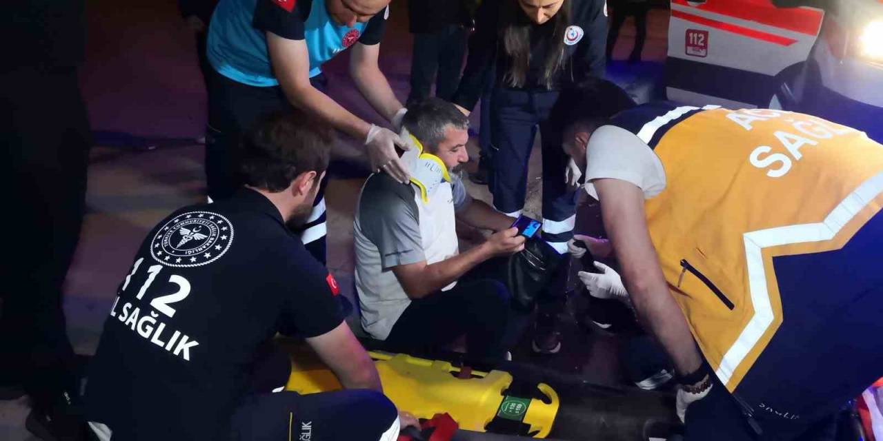 Alkollü Sürücünün Kullandığı Araç Ters Şeride Girip Tıra Çarptı: 2 Yaralı
