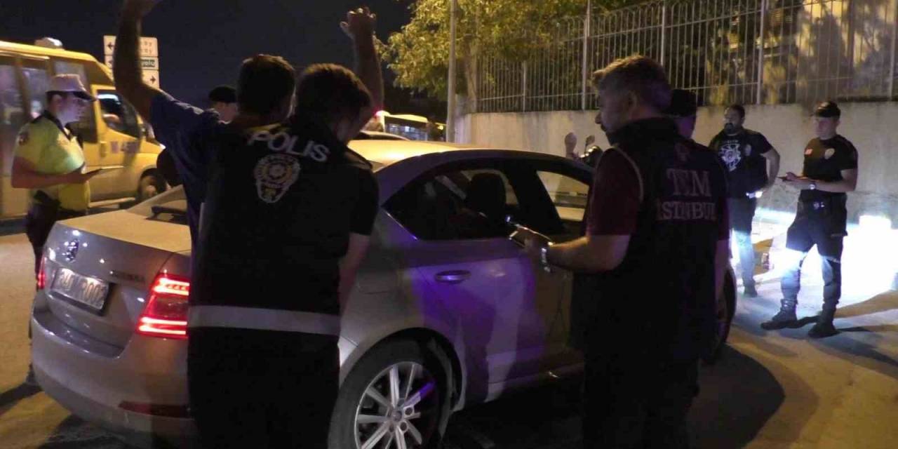 Sultangazi’de Asayiş Ve Narkotik Denetimi: Aranan 5 Şahıs Yakalandı