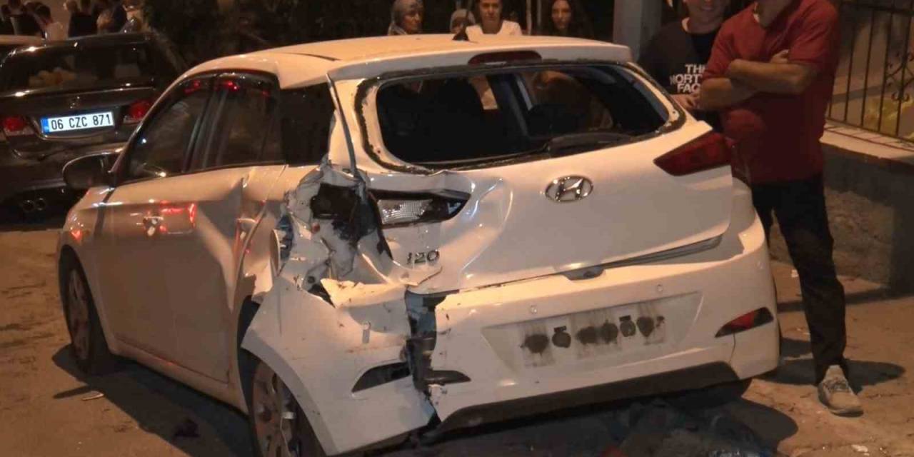 Freni Tutmayan İş Makinesi Park Halindeki Araçlara Çarptı: 2 Yaralı