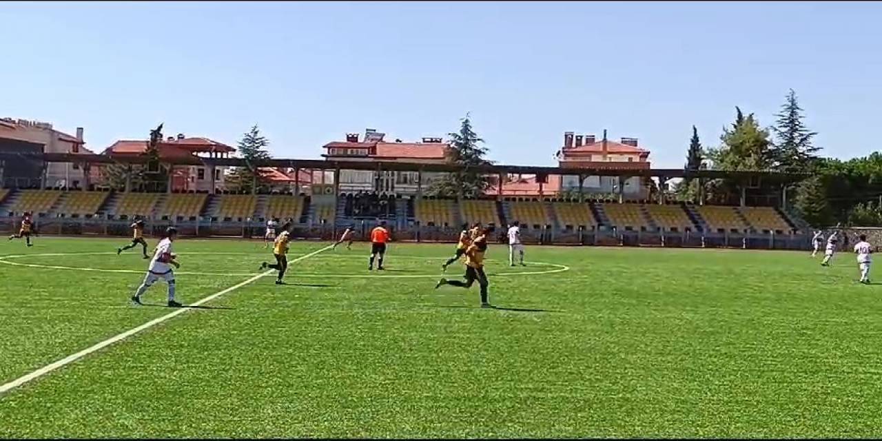 Tavas Birlikspor’u Deplasmanda Yenen Ayyıldızspor, Lige 3 Puanla Başladı