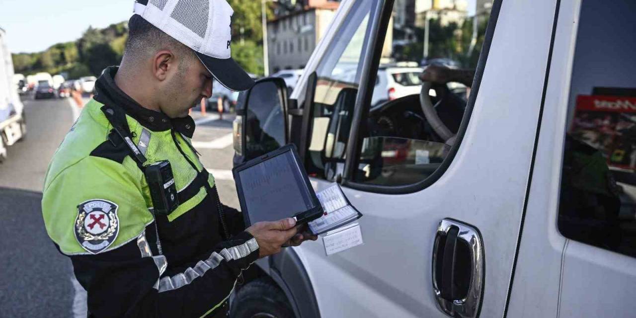 Bakan Yerlikaya, Yurt Genelinde 3 Bin 966 Okul Servisi Aracına Cezai İşlem Uygulandığını Bildirdi