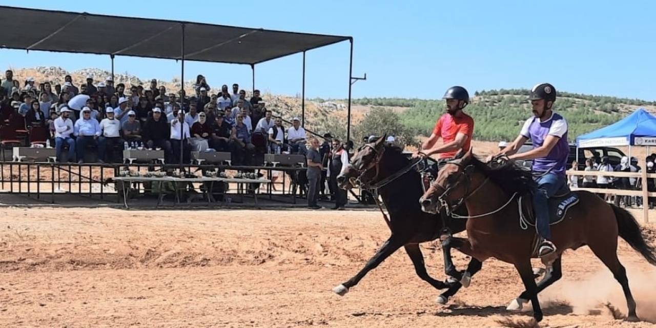 ‘Rahvan At Yarışları’ Büyük Çekişme İle Geçti