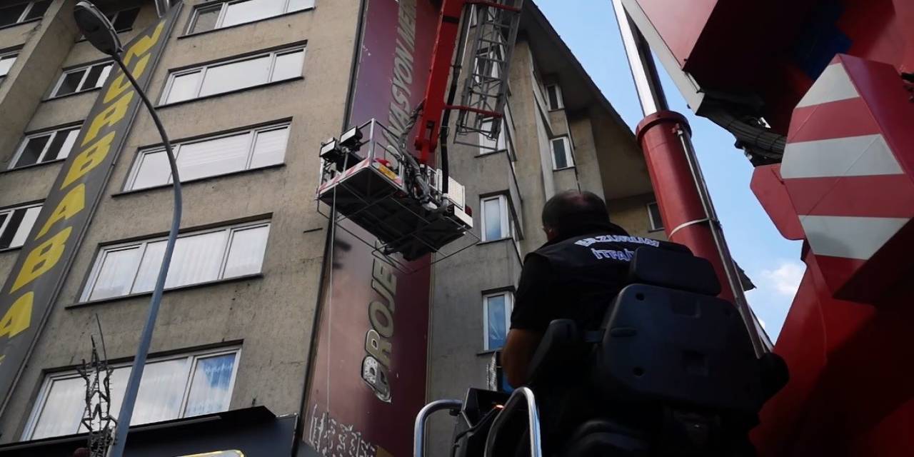 İtfaiyeden Tabela Operasyonu, Faciadan Dönüldü