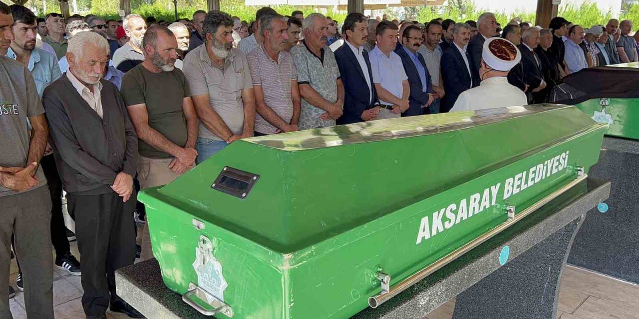 Yangında Saklandığı Dolapta Can Veren Kız Çocuğu Son Yolculuğuna Uğurlandı