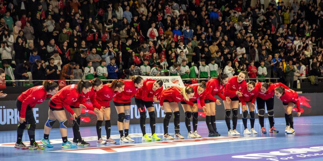 A Milli Kadın Hentbol Takımı’nın Karadağ Ve Sırbistan Maçları Aday Kadrosu Açıklandı