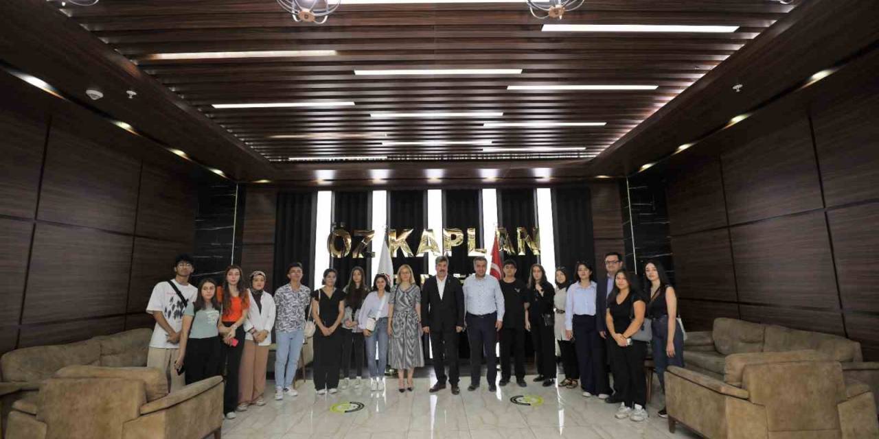 Makine Halı Üretiminin Lideri Gaziantep Halının Modasında Da Zirveyi Zorluyor